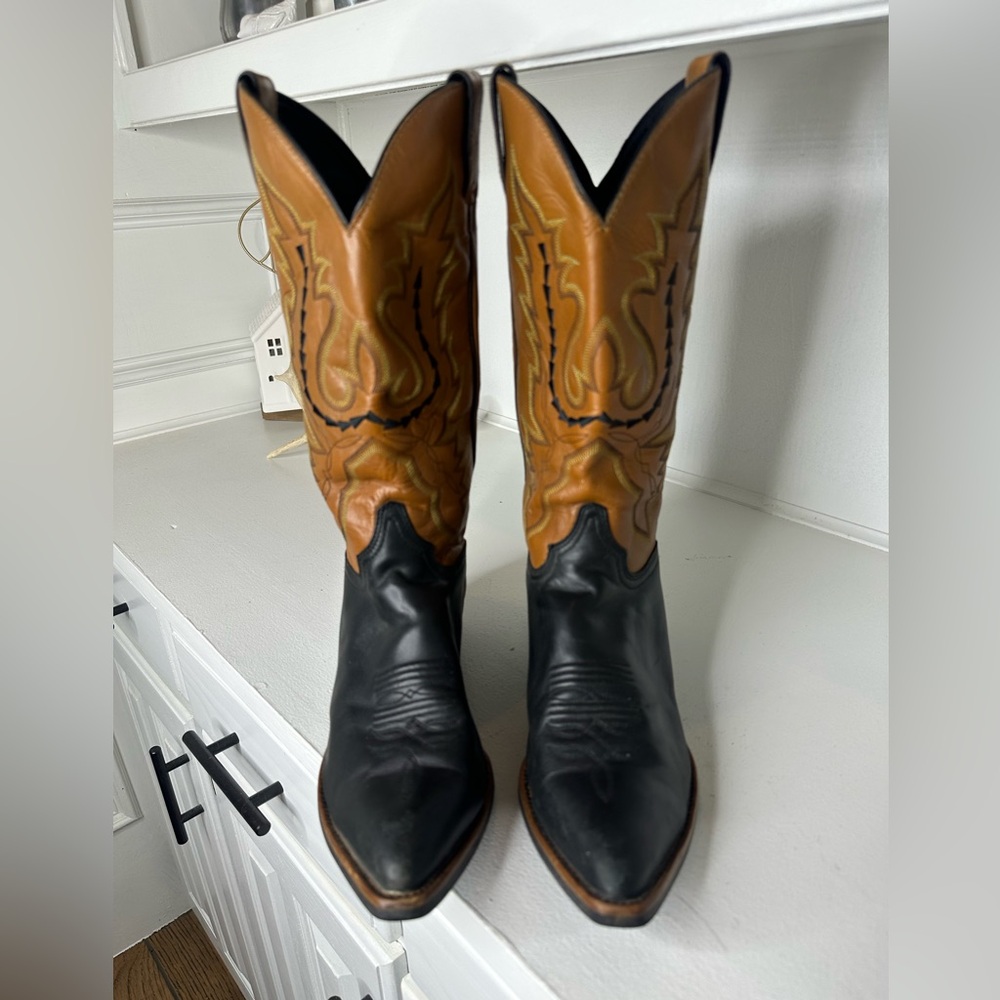 Justin Flame Embroidered Women’s Two-Tone Western Cowboy Boots – Size 10B - Picture 2 of 8